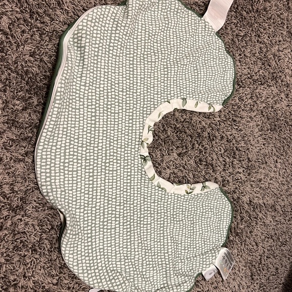 NEW Boppy Nursing Pillow Cover - Picture 2 of 2